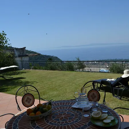 Tiziana Villa Sant'Angelo (Isola d'Ischia)